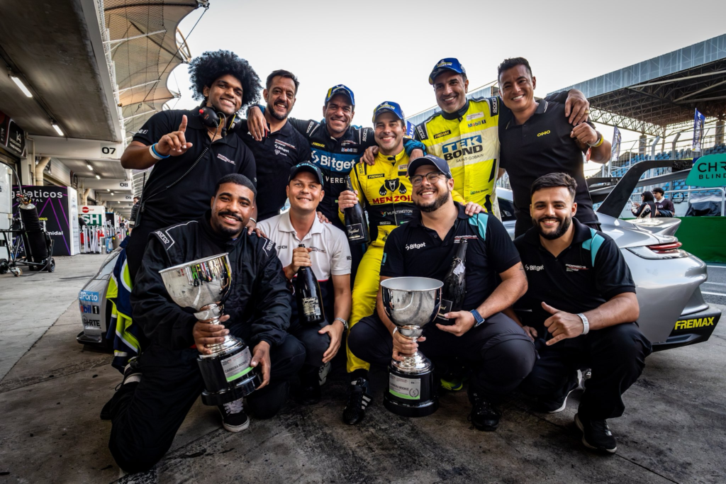 Flavio Sampaio Ghi Danh Lịch Sử Tại Bitget Porsche Cup 2026